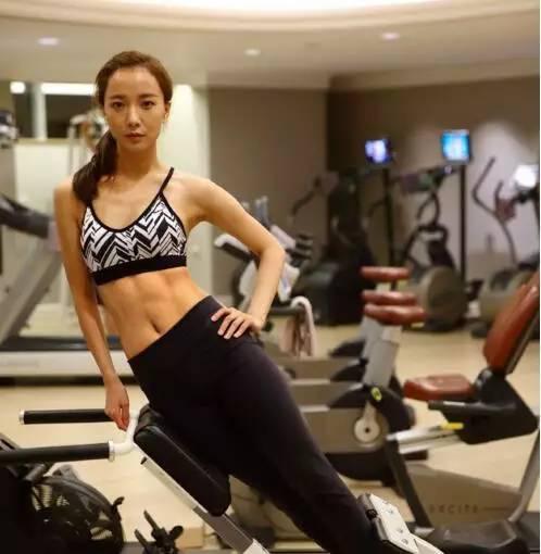 怎么拥有腹肌女生 00300173521_b94e5704.jpg