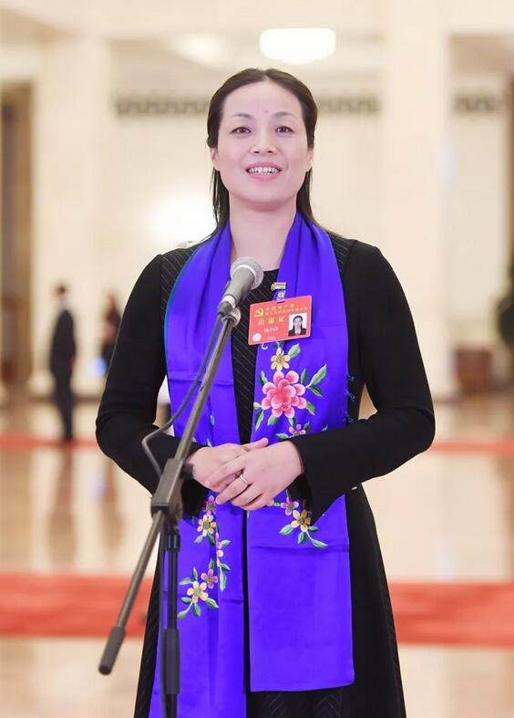 这两天,16名女代表亮相"党代表通道",看看她们都是谁!