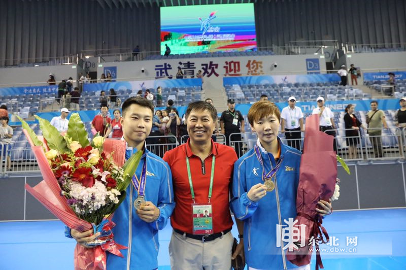全运会乒乓球混双黑龙江组合于子洋/王曼昱夺冠(高清图)