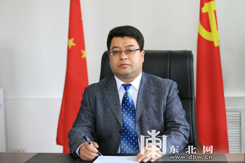 网络新春大拜年大兴安岭松岭区委书记王新宇向网友祝贺新春