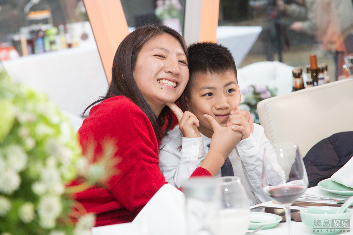 中戏表演系87班30周年胡军徐帆齐聚 冯小刚等出席