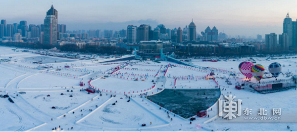 百万游客畅游松花江冰雪嘉年华 组图