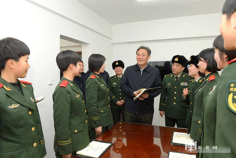 王文涛慰问武警黑龙江省总队官兵 看望离休老干部,在乡