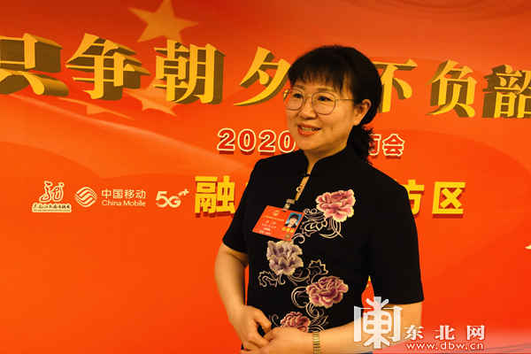 [两会连线]伍辉代表:在基础教育中落实"生命教育"