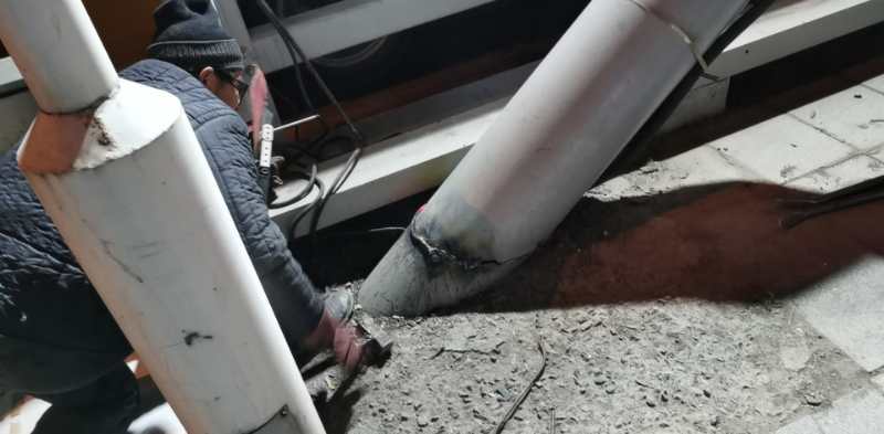 松浦大桥一根斜拉索钢护筒开裂已修复专业人员不影响桥梁结构和通行