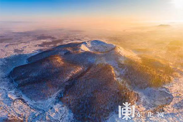 五大连池风景区火山堰塞湖.