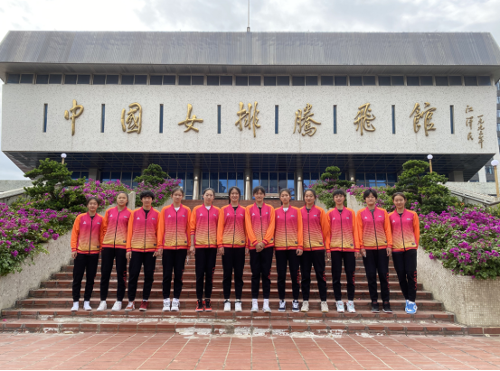 喜报铁力一中女排在第十九届中国中学生排球联赛中夺得高中女子组冠军